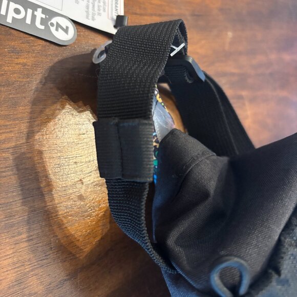 NWT ZipIt Flip Pouch Fanny Pack - Picture 4 of 4